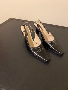 Weatie Black Classic Pointed Toe Slingback Heels with White Contrast Stitching